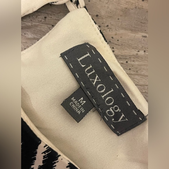 Luxology Med. Cream and Black Dress - Stretchy with Quality Details - - Picture 2 of 4